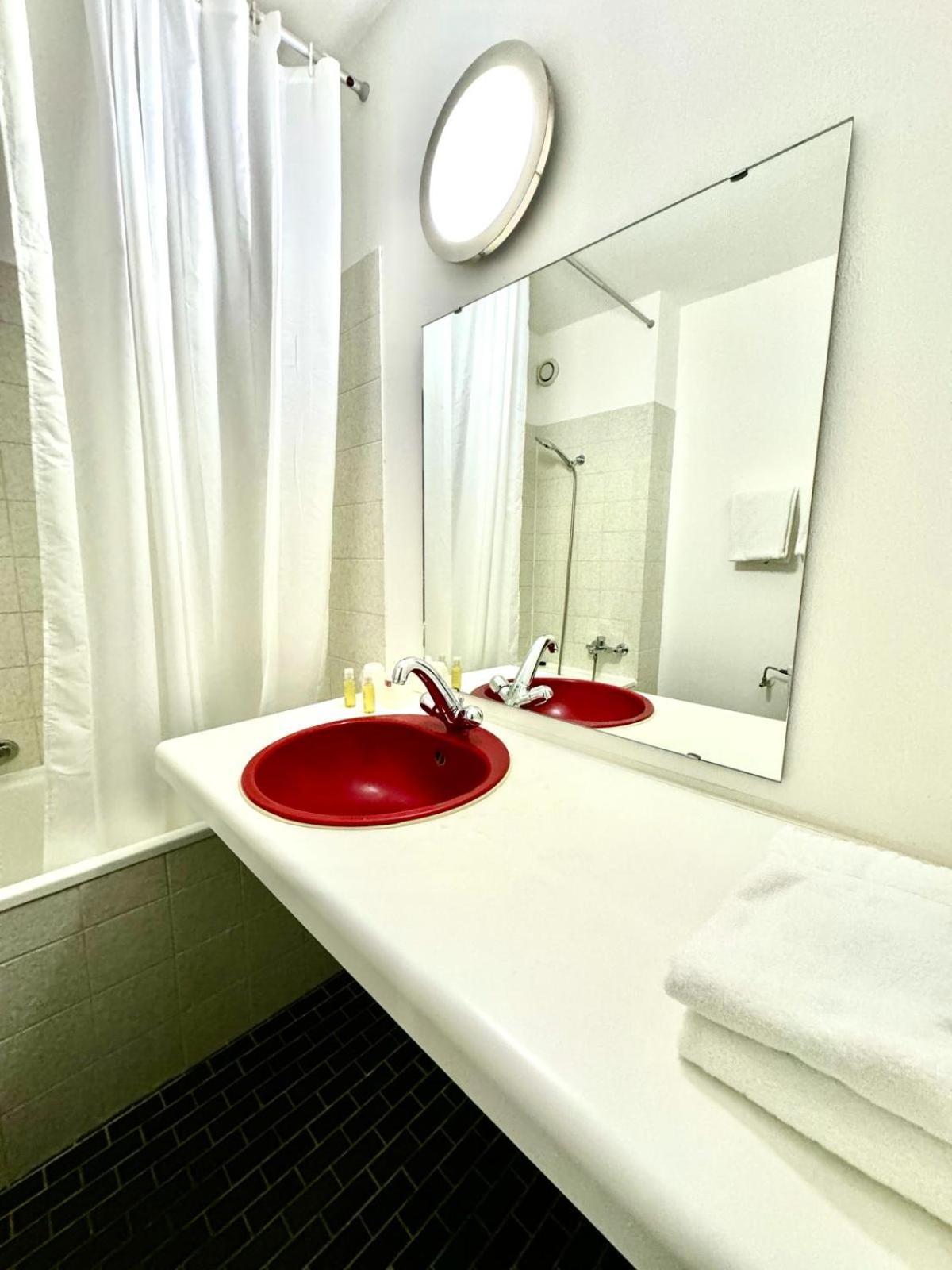 Neuchatel City Hotel מראה חיצוני תמונה
