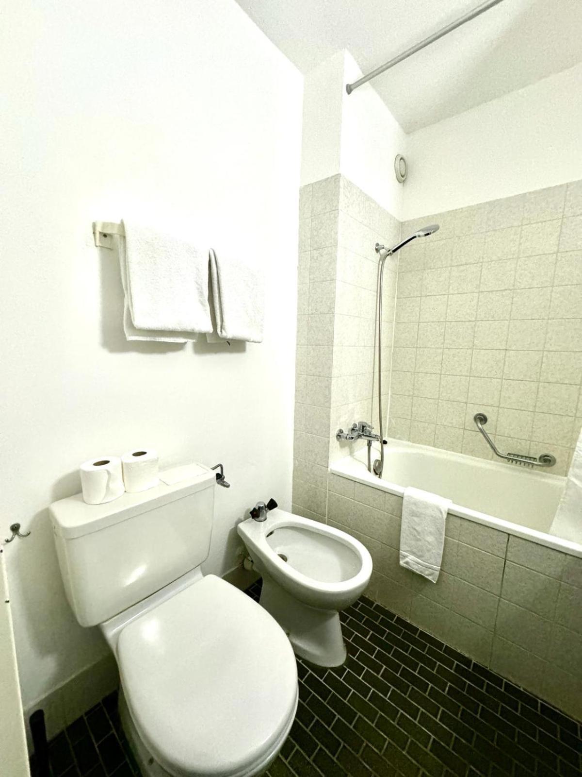 Neuchatel City Hotel מראה חיצוני תמונה
