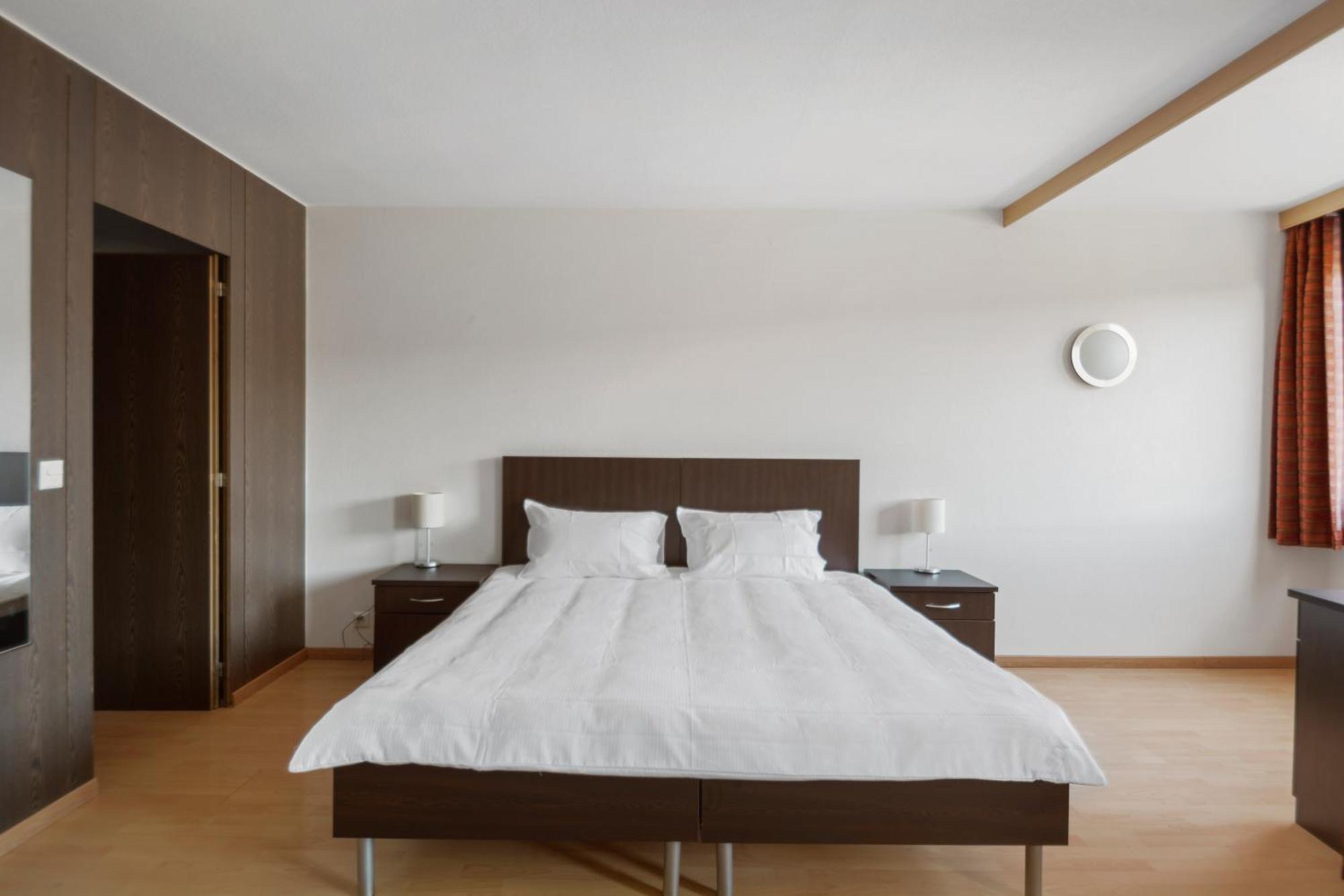 Neuchatel City Hotel מראה חיצוני תמונה